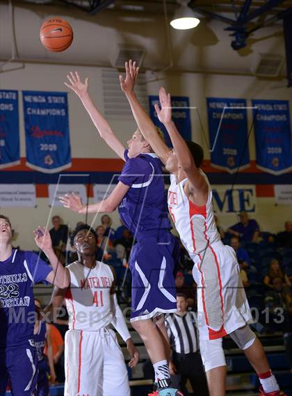 Thumbnail 3 in Mater Dei vs. Foothills Christian (Tarkanian Classic} photogallery.