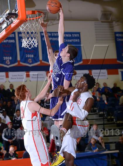 Thumbnail 2 in Mater Dei vs. Foothills Christian (Tarkanian Classic} photogallery.