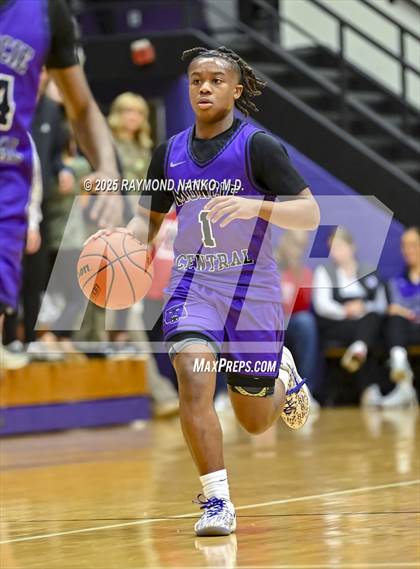 Thumbnail 2 in Greenfield-Central @ Muncie Central (IHSAA 4A Section 9 Semifinal)  photogallery.
