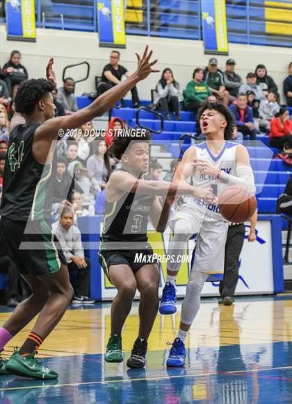 Thumbnail 3 in Moreau Catholic @ Newark Memorial photogallery.