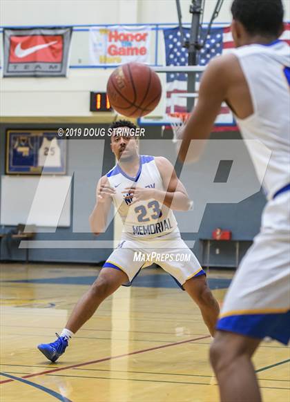Thumbnail 2 in Moreau Catholic @ Newark Memorial photogallery.