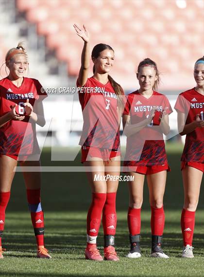 Thumbnail 3 in Crimson Cliffs vs. Mountain Crest (UHSAA 4A Final) photogallery.