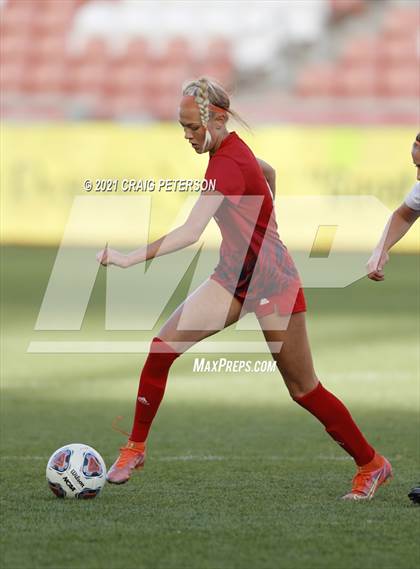 Thumbnail 3 in Crimson Cliffs vs. Mountain Crest (UHSAA 4A Final) photogallery.