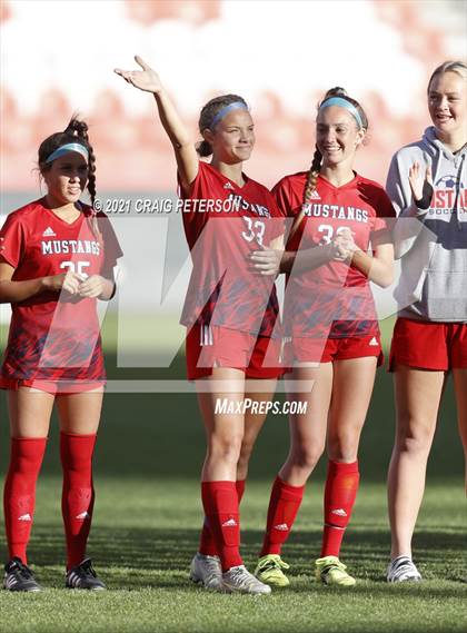 Thumbnail 3 in Crimson Cliffs vs. Mountain Crest (UHSAA 4A Final) photogallery.