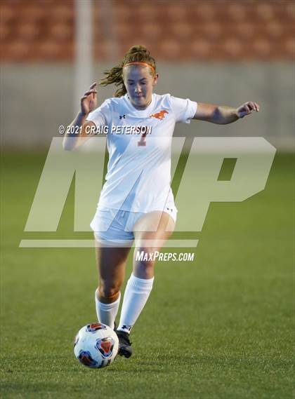 Thumbnail 3 in Crimson Cliffs vs. Mountain Crest (UHSAA 4A Final) photogallery.