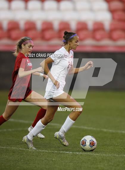 Thumbnail 1 in Crimson Cliffs vs. Mountain Crest (UHSAA 4A Final) photogallery.