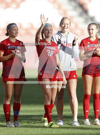 Thumbnail 1 in Crimson Cliffs vs. Mountain Crest (UHSAA 4A Final) photogallery.