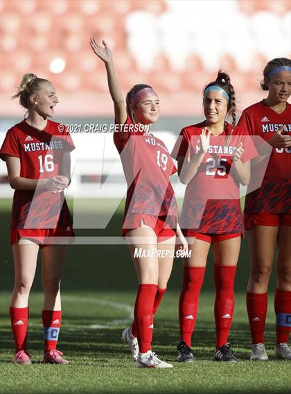 Thumbnail 1 in Crimson Cliffs vs. Mountain Crest (UHSAA 4A Final) photogallery.