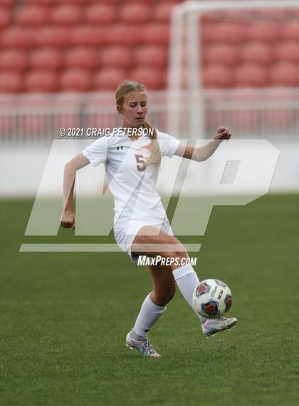 Thumbnail 3 in Crimson Cliffs vs. Mountain Crest (UHSAA 4A Final) photogallery.