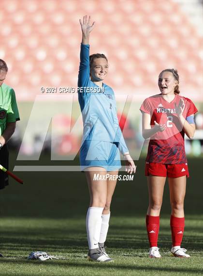 Thumbnail 3 in Crimson Cliffs vs. Mountain Crest (UHSAA 4A Final) photogallery.