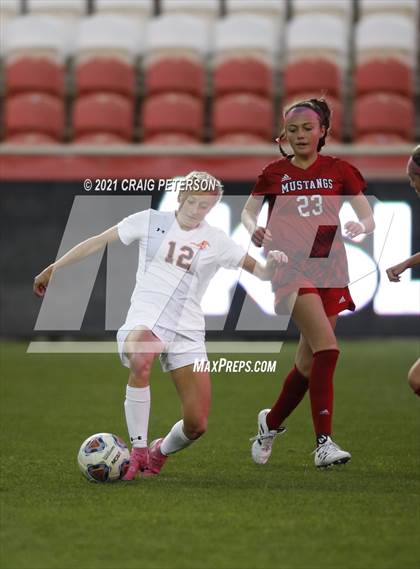 Thumbnail 3 in Crimson Cliffs vs. Mountain Crest (UHSAA 4A Final) photogallery.
