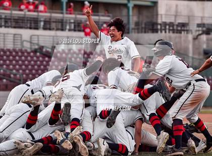 Thumbnail 3 in St. John Bosco vs. Beckman (CIF SS DIV 3 Championship) photogallery.