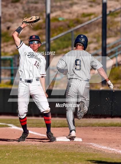 Thumbnail 3 in St. John Bosco vs. Beckman (CIF SS DIV 3 Championship) photogallery.