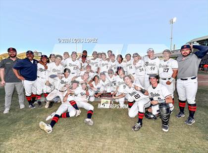 Thumbnail 3 in St. John Bosco vs. Beckman (CIF SS DIV 3 Championship) photogallery.