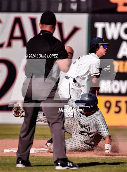 Thumbnail 3 in St. John Bosco vs. Beckman (CIF SS DIV 3 Championship) photogallery.