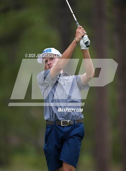 Thumbnail 2 in Schottmaker Invitational photogallery.