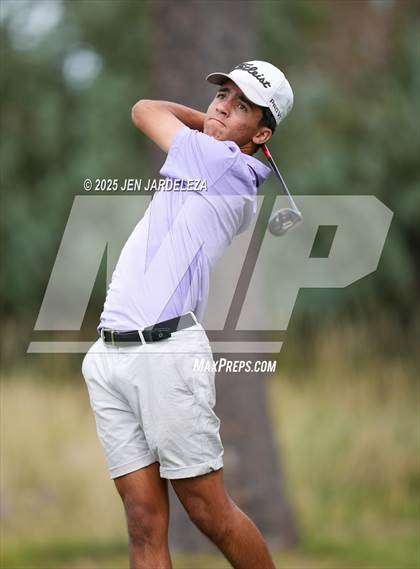 Thumbnail 3 in Schottmaker Invitational photogallery.