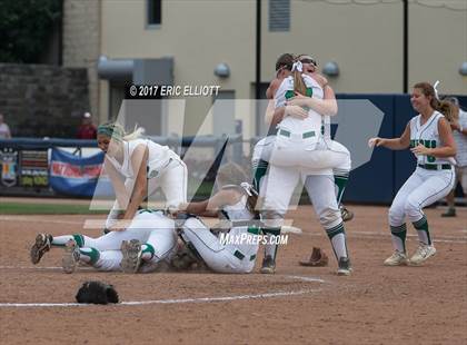 Thumbnail 2 in Cedar Cliff vs Donegal (PIAA 5A Final) photogallery.