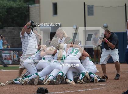 Thumbnail 1 in Cedar Cliff vs Donegal (PIAA 5A Final) photogallery.