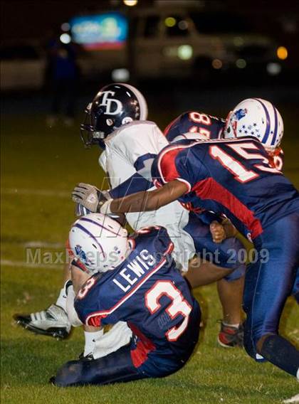 Thumbnail 2 in Beyer vs. Downey photogallery.