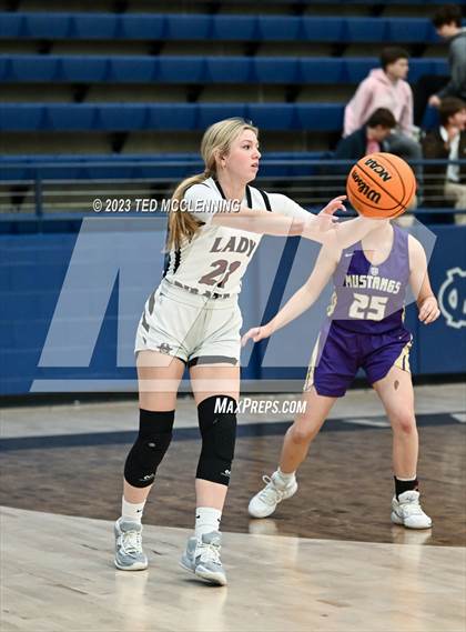 Thumbnail 3 in Central Arkansas Christian vs Dover (AAA 3A-5 district 2nd round) photogallery.