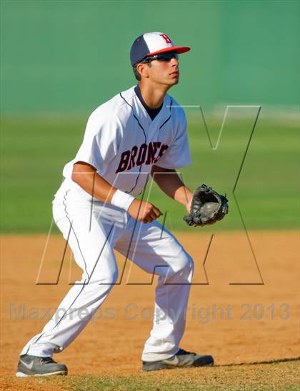 Thumbnail 1 in Warren @ Brandeis photogallery.