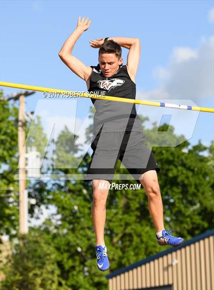 Thumbnail 2 in Del Oro, Woodcreek @ Oak Ridge (Boys Pole Vault) photogallery.