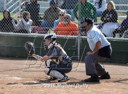 Thumbnail 1 in Dinuba vs. Tehachapi photogallery.