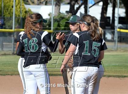 Thumbnail 3 in Dinuba vs. Tehachapi photogallery.