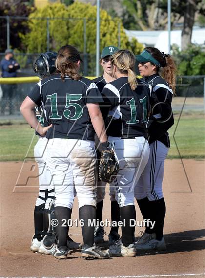 Thumbnail 3 in Dinuba vs. Tehachapi photogallery.