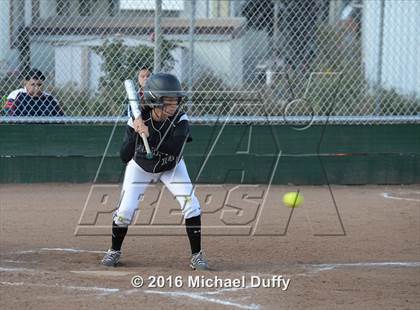 Thumbnail 1 in Dinuba vs. Tehachapi photogallery.