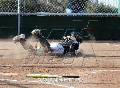 Thumbnail 3 in Dinuba vs. Tehachapi photogallery.