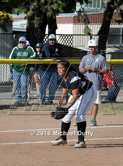 Thumbnail 1 in Dinuba vs. Tehachapi photogallery.