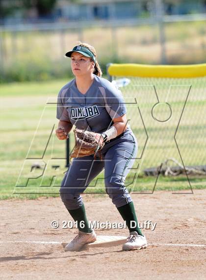 Thumbnail 1 in Dinuba vs. Tehachapi photogallery.