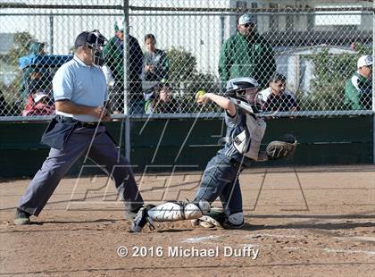 Thumbnail 2 in Dinuba vs. Tehachapi photogallery.