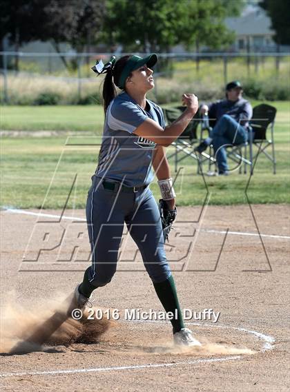 Thumbnail 3 in Dinuba vs. Tehachapi photogallery.