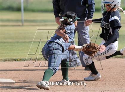 Thumbnail 1 in Dinuba vs. Tehachapi photogallery.