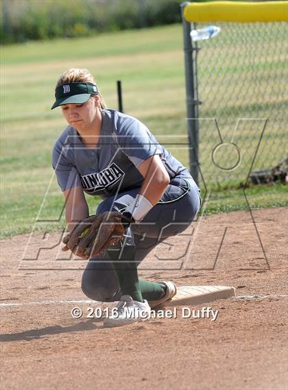Thumbnail 2 in Dinuba vs. Tehachapi photogallery.