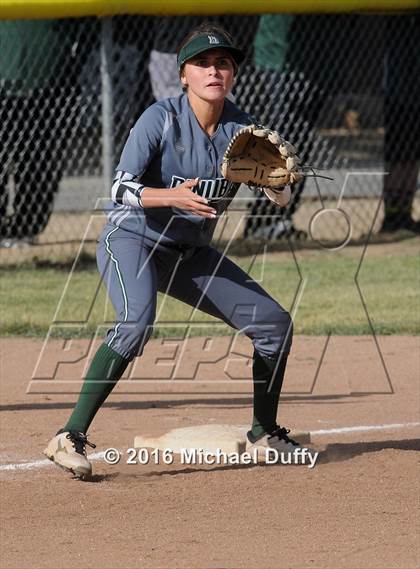 Thumbnail 3 in Dinuba vs. Tehachapi photogallery.