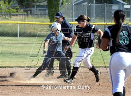 Thumbnail 1 in Dinuba vs. Tehachapi photogallery.
