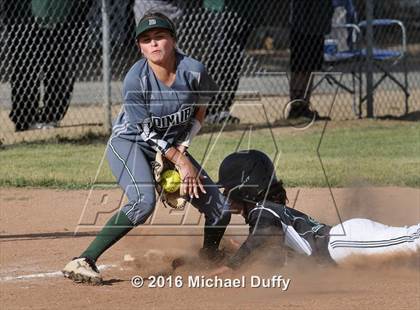 Thumbnail 3 in Dinuba vs. Tehachapi photogallery.