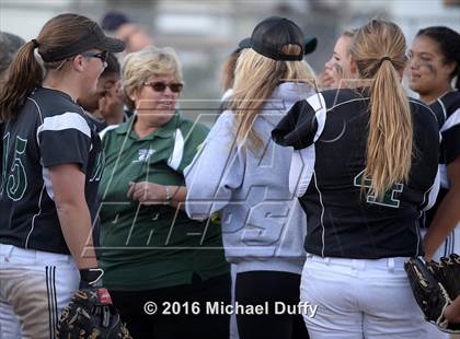 Thumbnail 1 in Dinuba vs. Tehachapi photogallery.