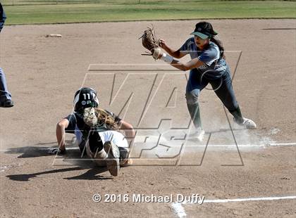 Thumbnail 3 in Dinuba vs. Tehachapi photogallery.