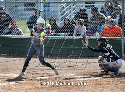 Thumbnail 3 in Dinuba vs. Tehachapi photogallery.