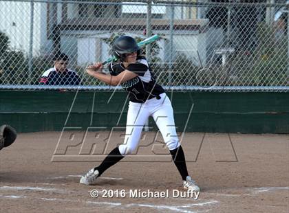 Thumbnail 3 in Dinuba vs. Tehachapi photogallery.