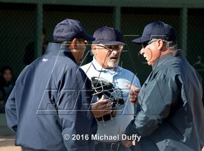 Thumbnail 3 in Dinuba vs. Tehachapi photogallery.