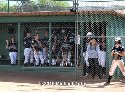 Thumbnail 1 in Dinuba vs. Tehachapi photogallery.