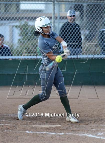 Thumbnail 1 in Dinuba vs. Tehachapi photogallery.