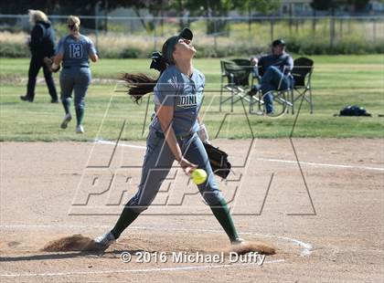Thumbnail 2 in Dinuba vs. Tehachapi photogallery.