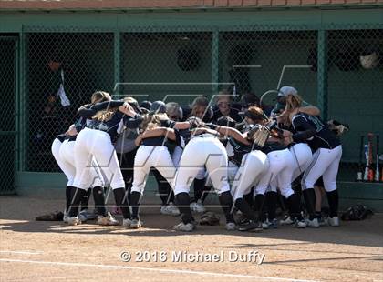 Thumbnail 1 in Dinuba vs. Tehachapi photogallery.